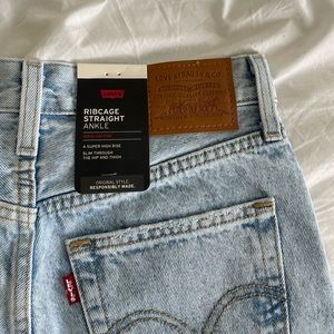 Levi’s Ribcage Straight Ankle Women’s Jeans